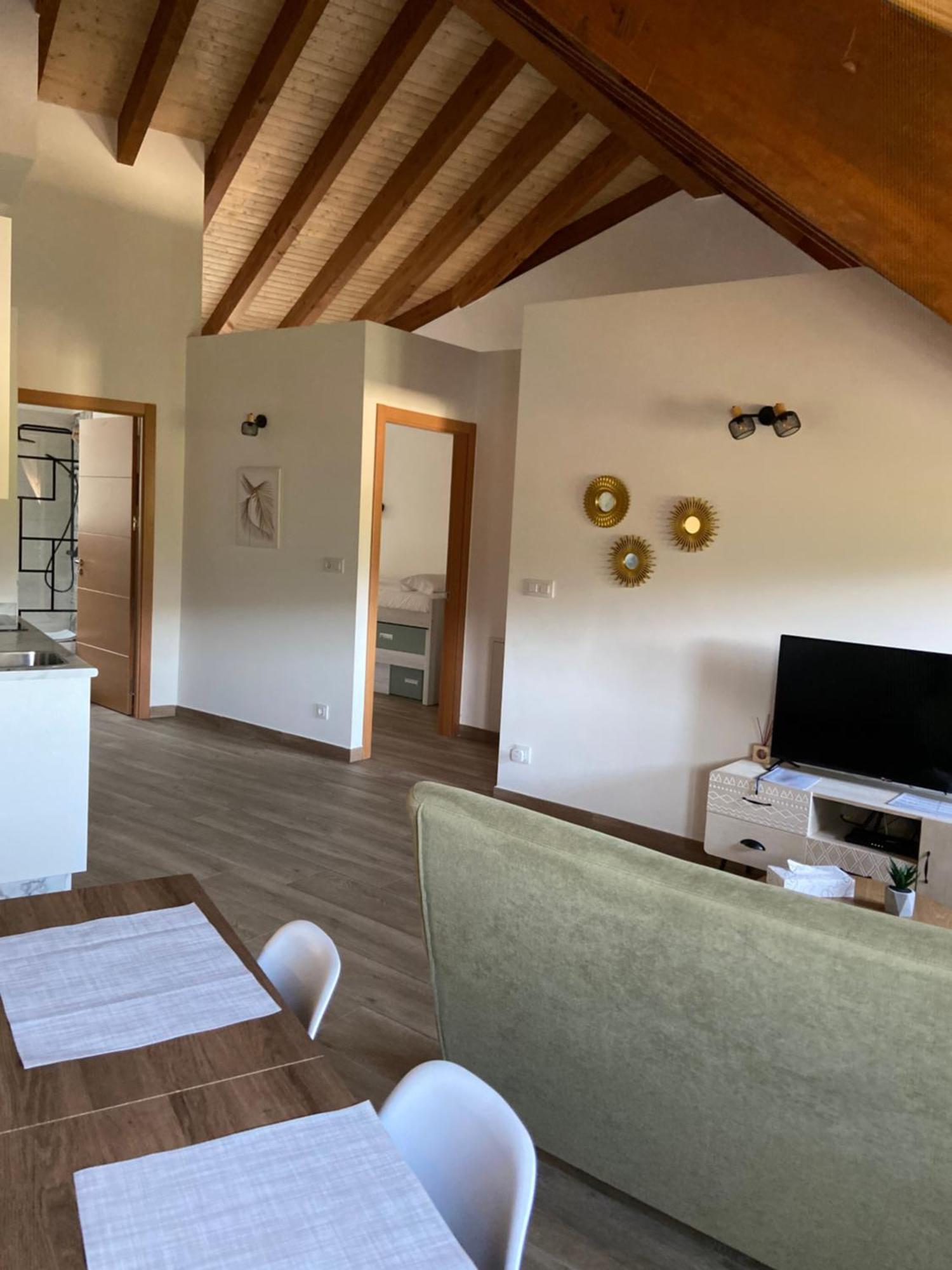 Reginita Apartamentos Arbo Exteriör bild